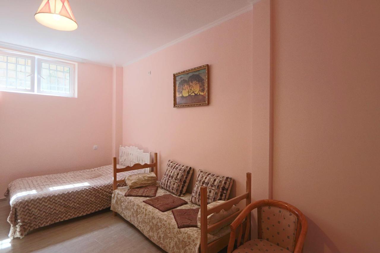 Garnim Guest House エレバン エクステリア 写真