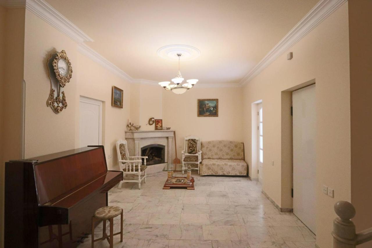 Garnim Guest House エレバン エクステリア 写真
