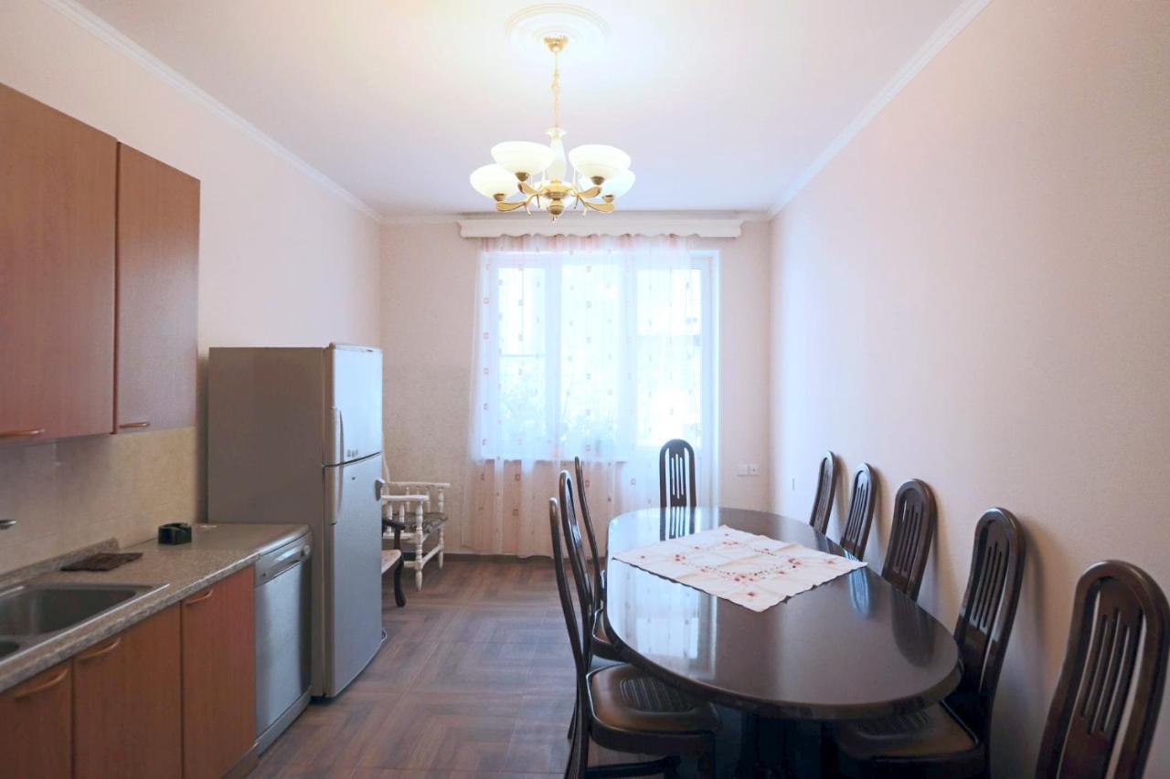 Garnim Guest House エレバン エクステリア 写真