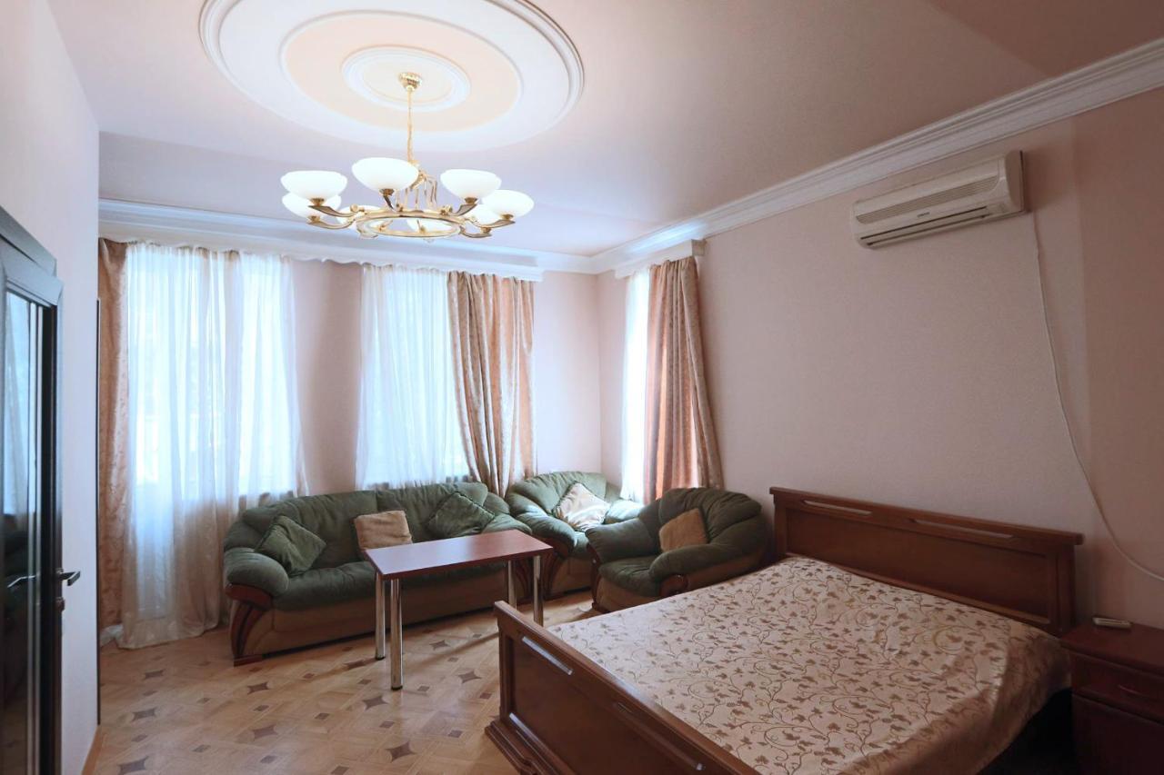 Garnim Guest House エレバン エクステリア 写真