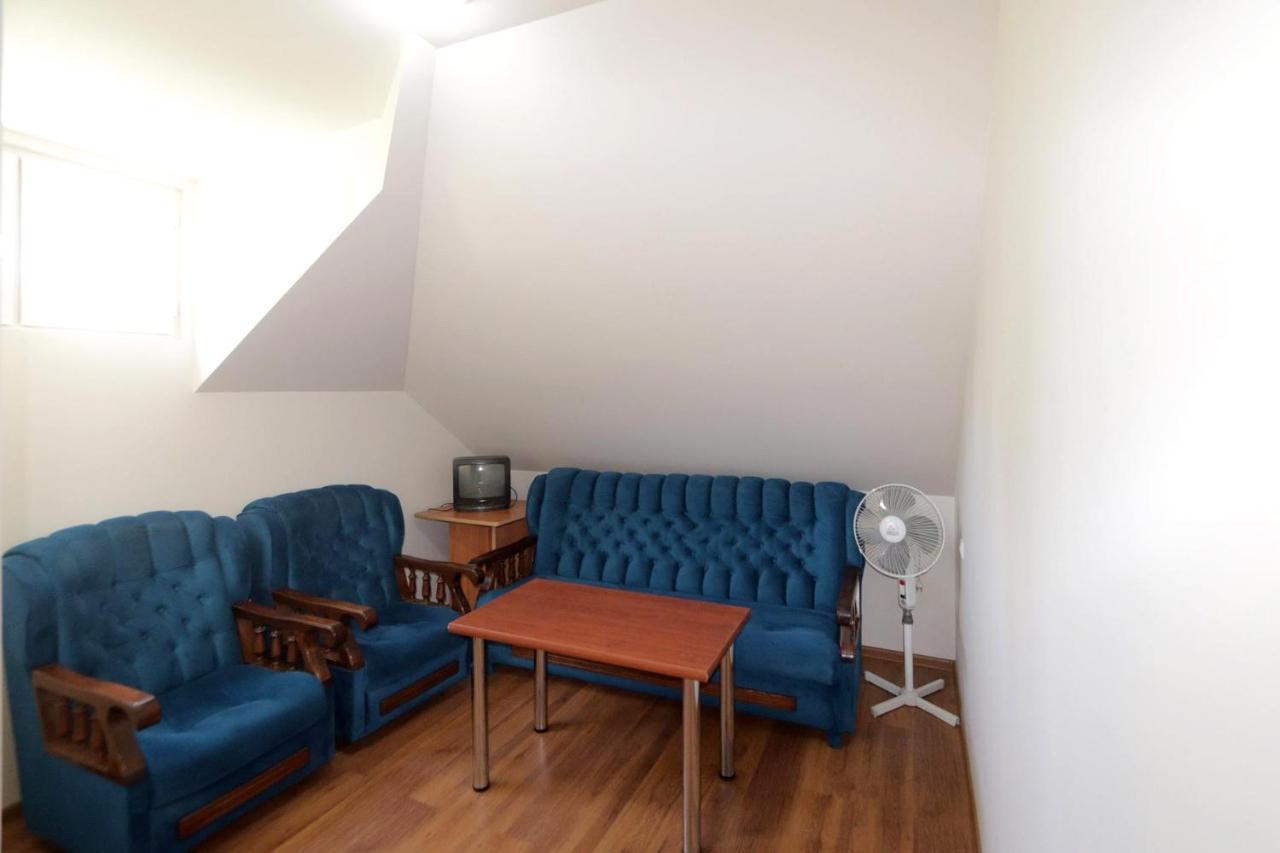 Garnim Guest House エレバン エクステリア 写真