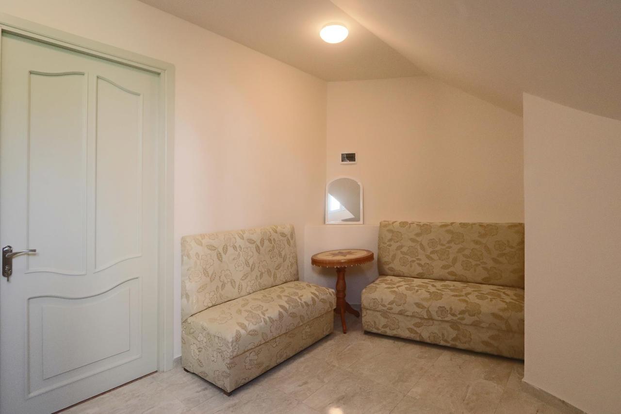 Garnim Guest House エレバン エクステリア 写真