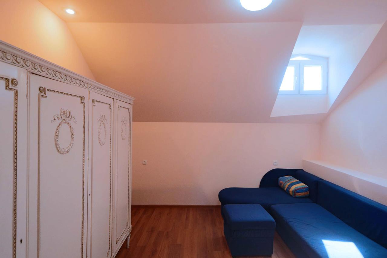 Garnim Guest House エレバン エクステリア 写真